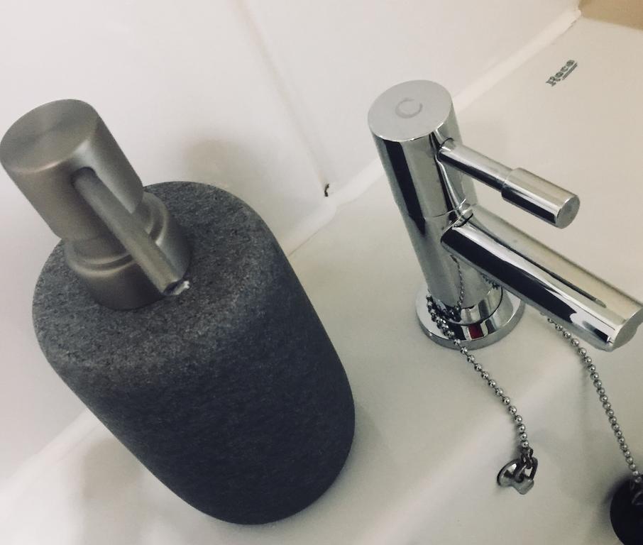 Sky Night Serviced Apartments カーディフ エクステリア 写真